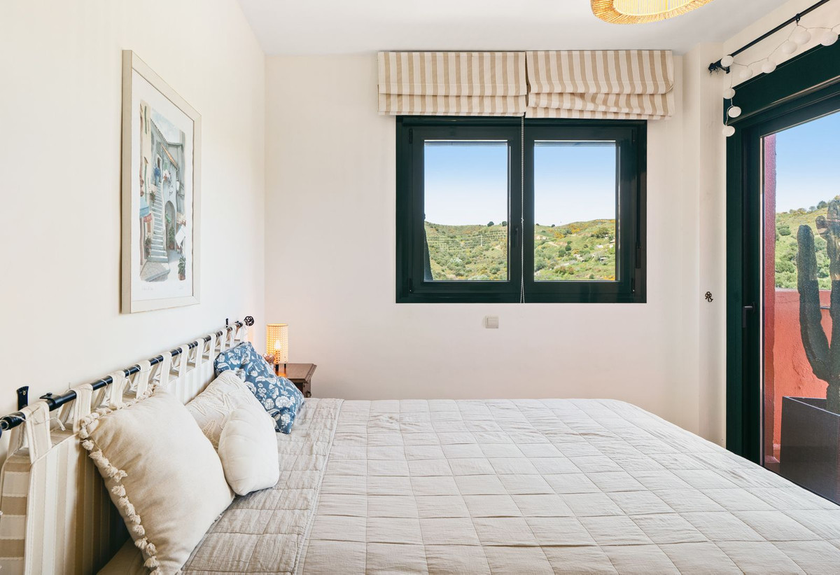 3 Bed Apartment for sale in Calahonda Costa Del Sol, Málaga, Spain
