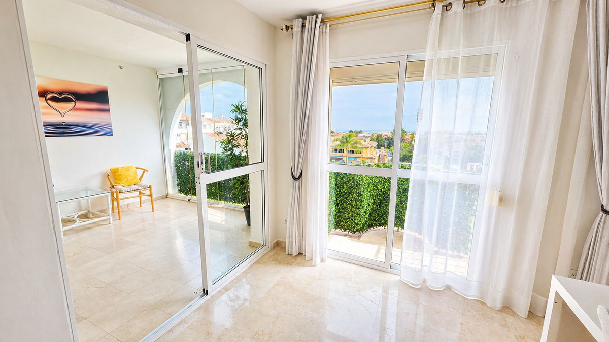 2 Bed Apartment for sale in Atalaya Costa Del Sol, Málaga, Spain