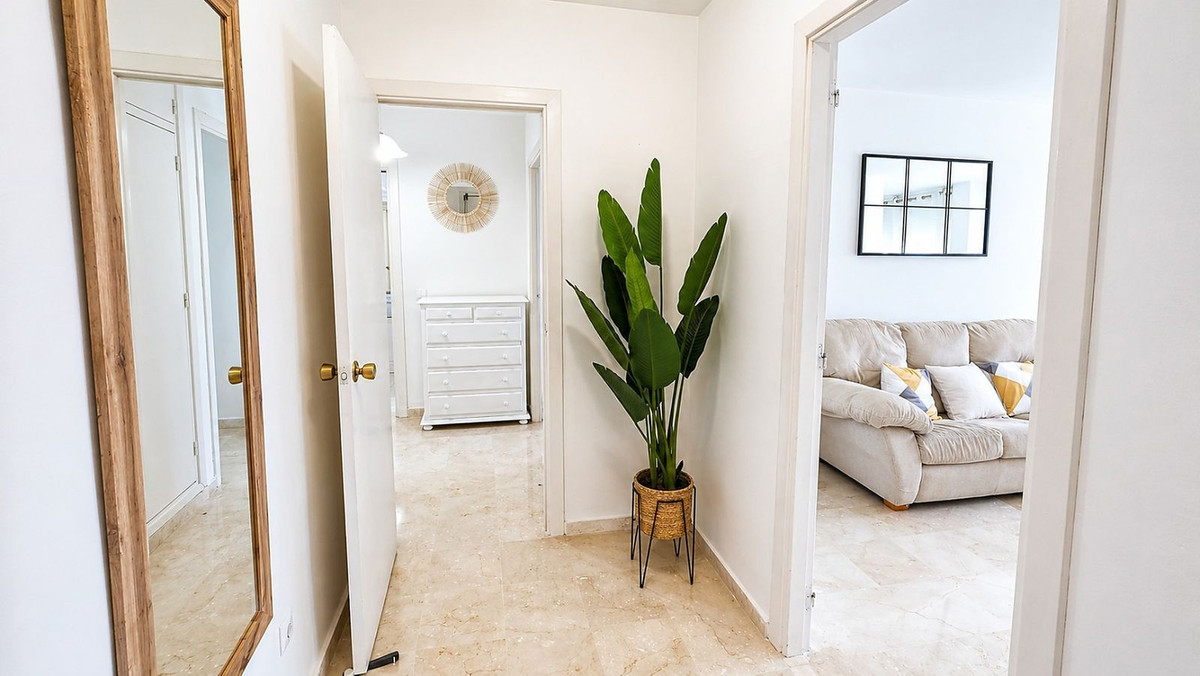2 Bed Apartment for sale in Atalaya Costa Del Sol, Málaga, Spain