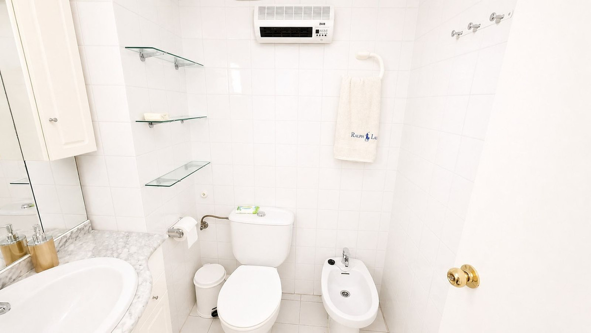 2 Bed Apartment for sale in Atalaya Costa Del Sol, Málaga, Spain