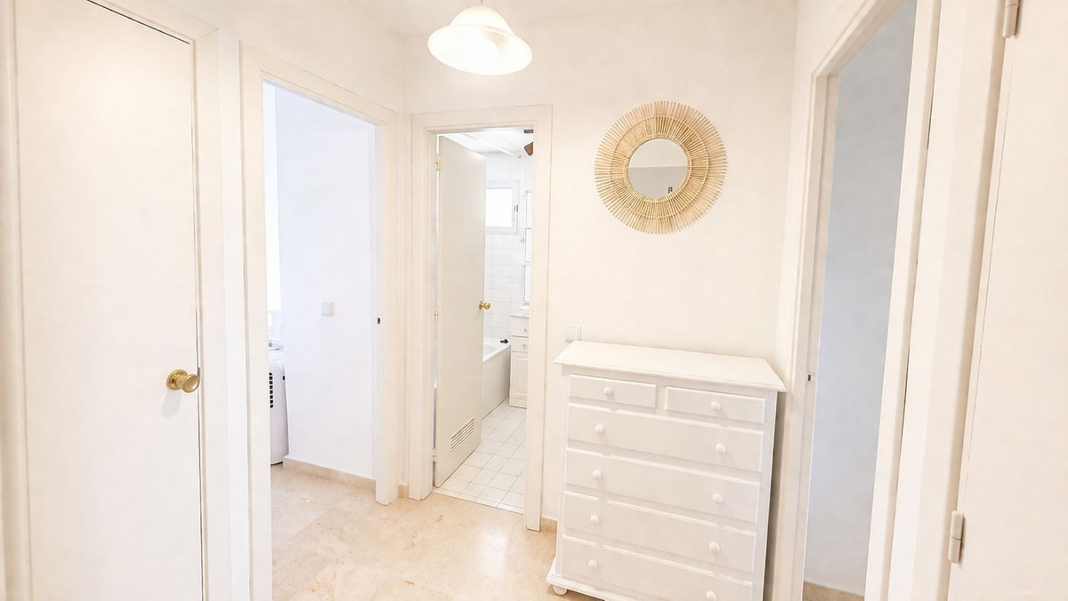 2 Bed Apartment for sale in Atalaya Costa Del Sol, Málaga, Spain