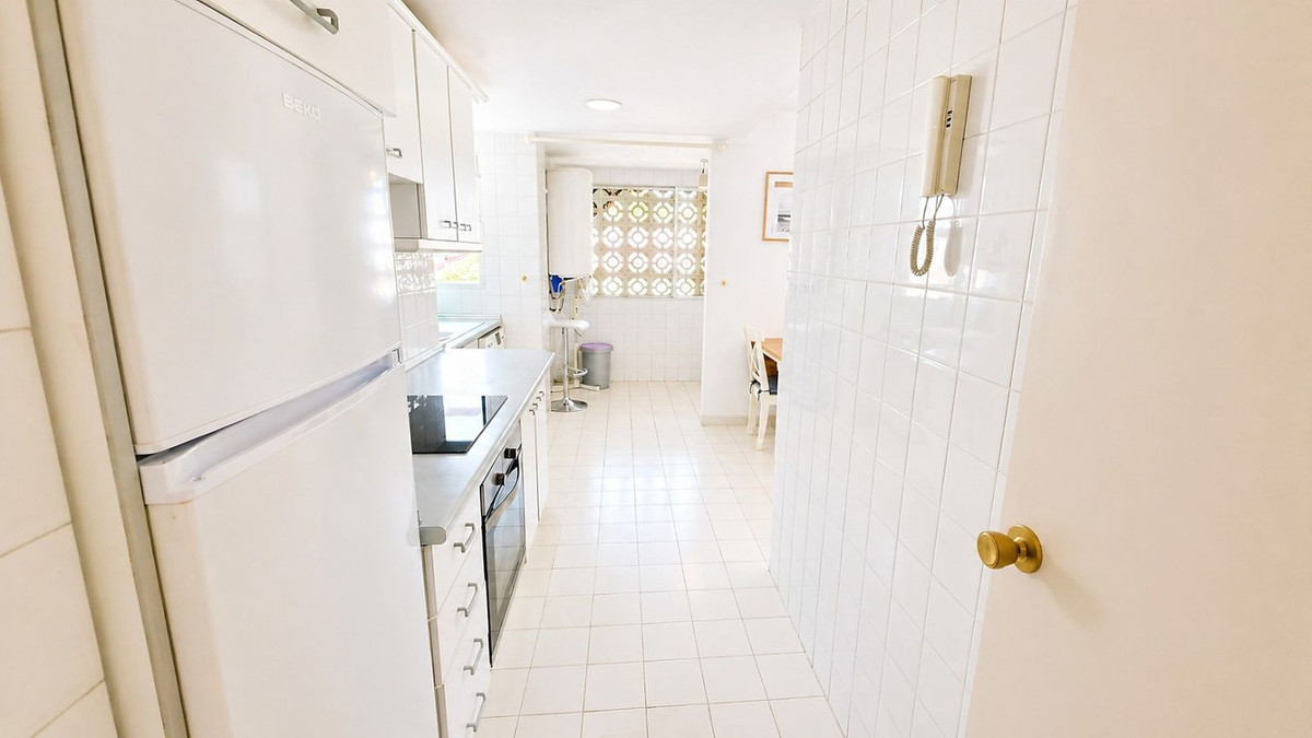 2 Bed Apartment for sale in Atalaya Costa Del Sol, Málaga, Spain