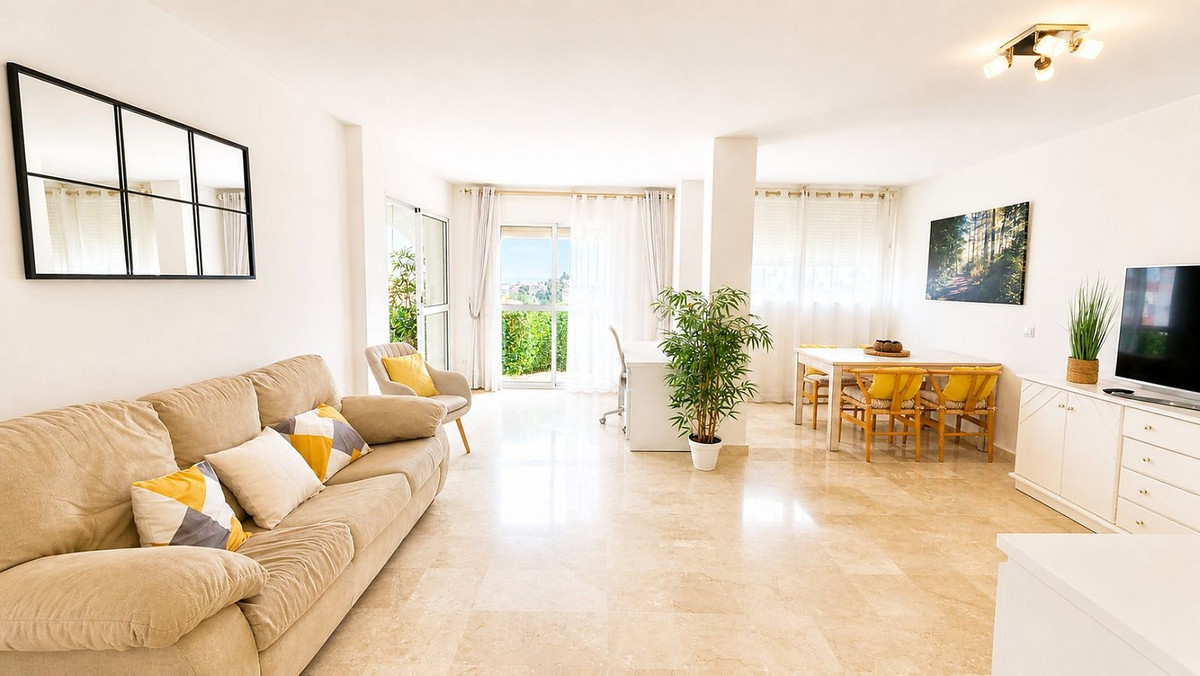 2 Bed Apartment for sale in Atalaya Costa Del Sol, Málaga, Spain