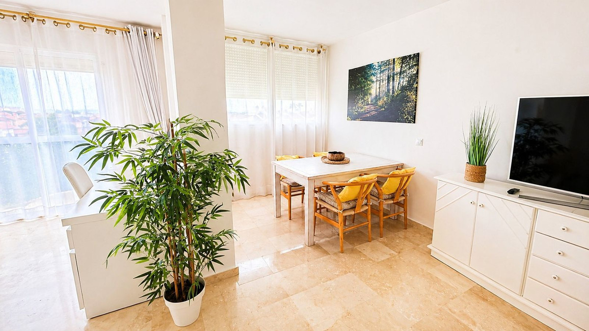 2 Bed Apartment for sale in Atalaya Costa Del Sol, Málaga, Spain