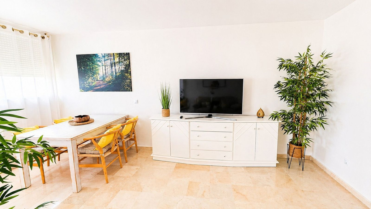2 Bed Apartment for sale in Atalaya Costa Del Sol, Málaga, Spain