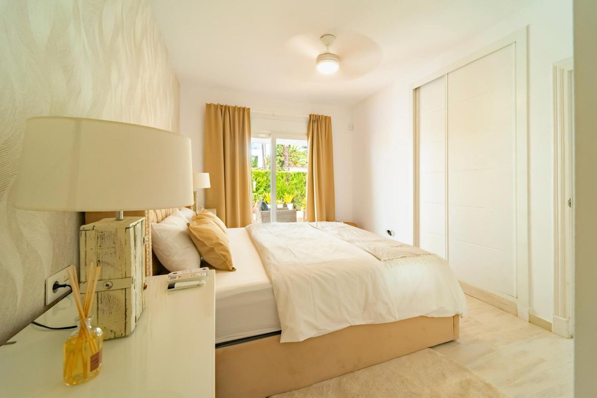 Se vende Villa - Chalet de 4 dormitorios en Costa Del Sol, Málaga, España