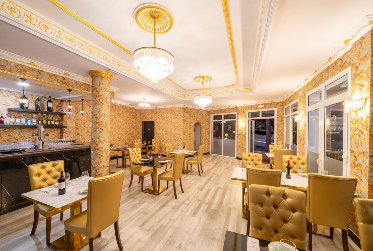 Commercial unit for sale in Elviria Costa Del Sol, Málaga, Spain