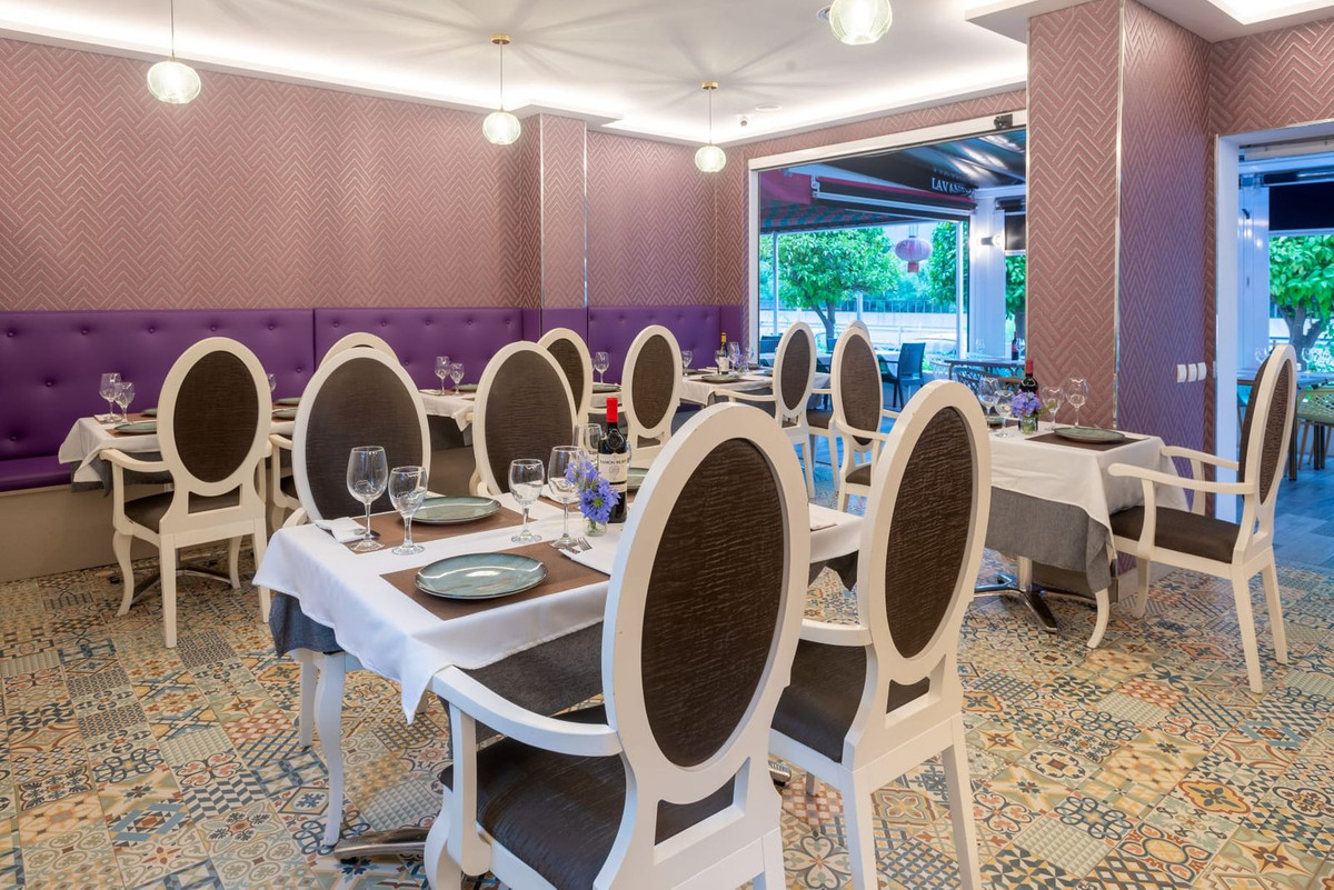 Commercial unit for sale in Elviria Costa Del Sol, Málaga, Spain