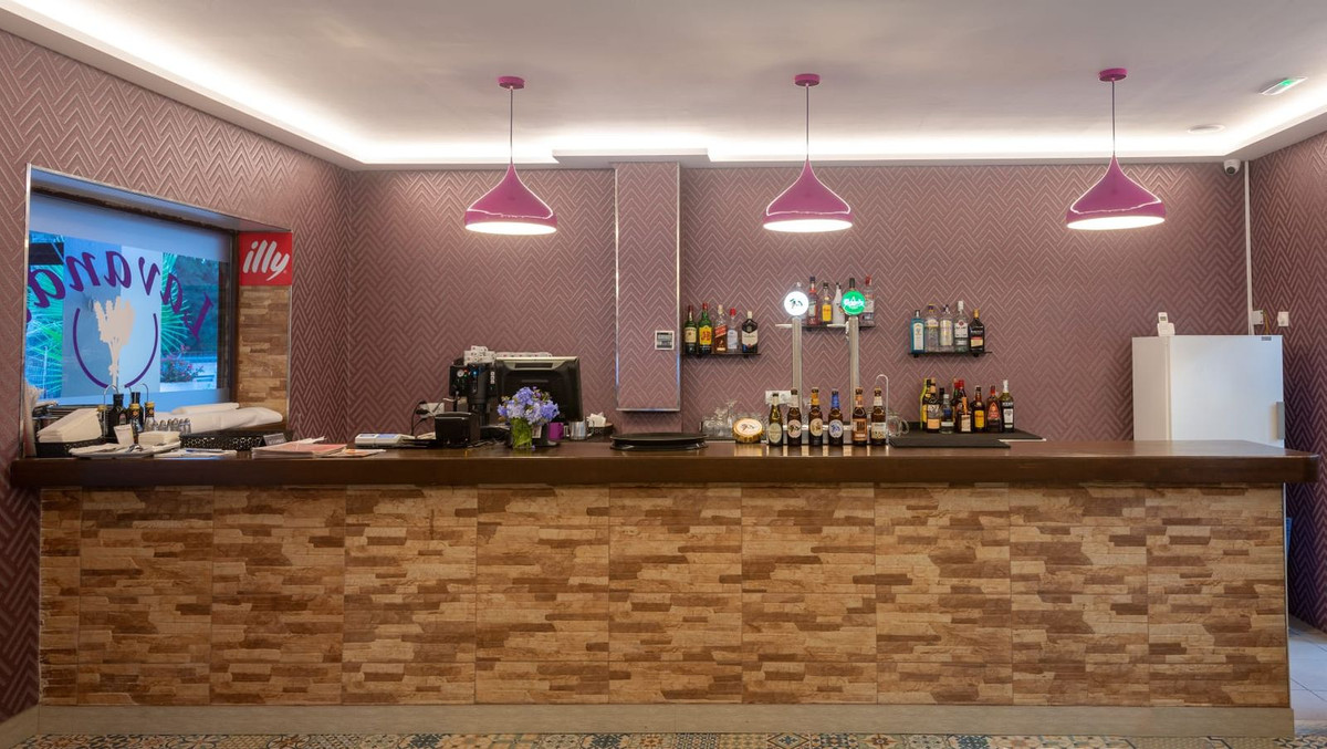 Commercial unit for sale in Elviria Costa Del Sol, Málaga, Spain