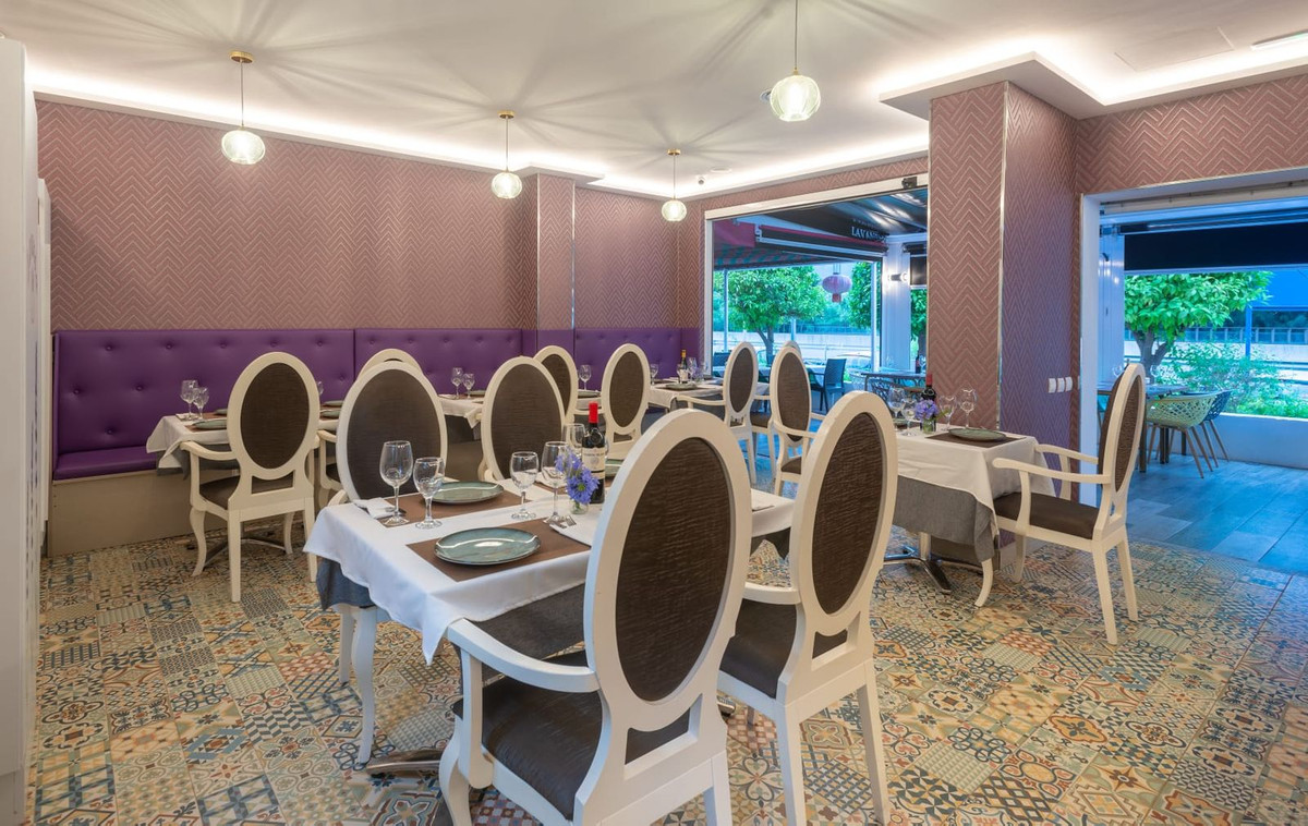 Commercial unit for sale in Elviria Costa Del Sol, Málaga, Spain