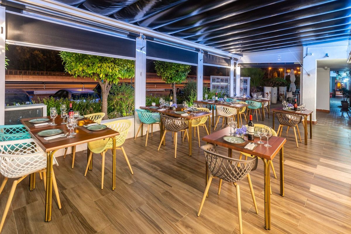 Commercial unit for sale in Elviria Costa Del Sol, Málaga, Spain