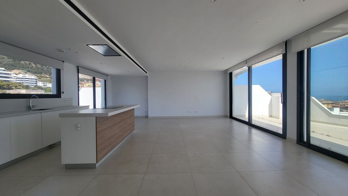 3 Bed Apartment for sale in Fuengirola Costa Del Sol, Málaga, Spain