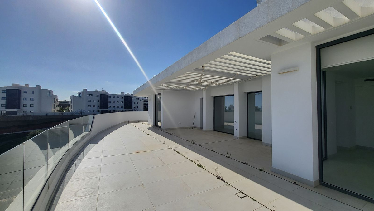 3 Bed Apartment for sale in Fuengirola Costa Del Sol, Málaga, Spain