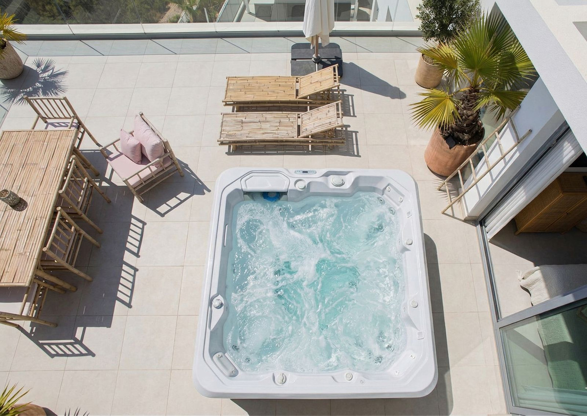 2 Bed Apartment for sale in Mijas Costa Del Sol, Málaga, Spain