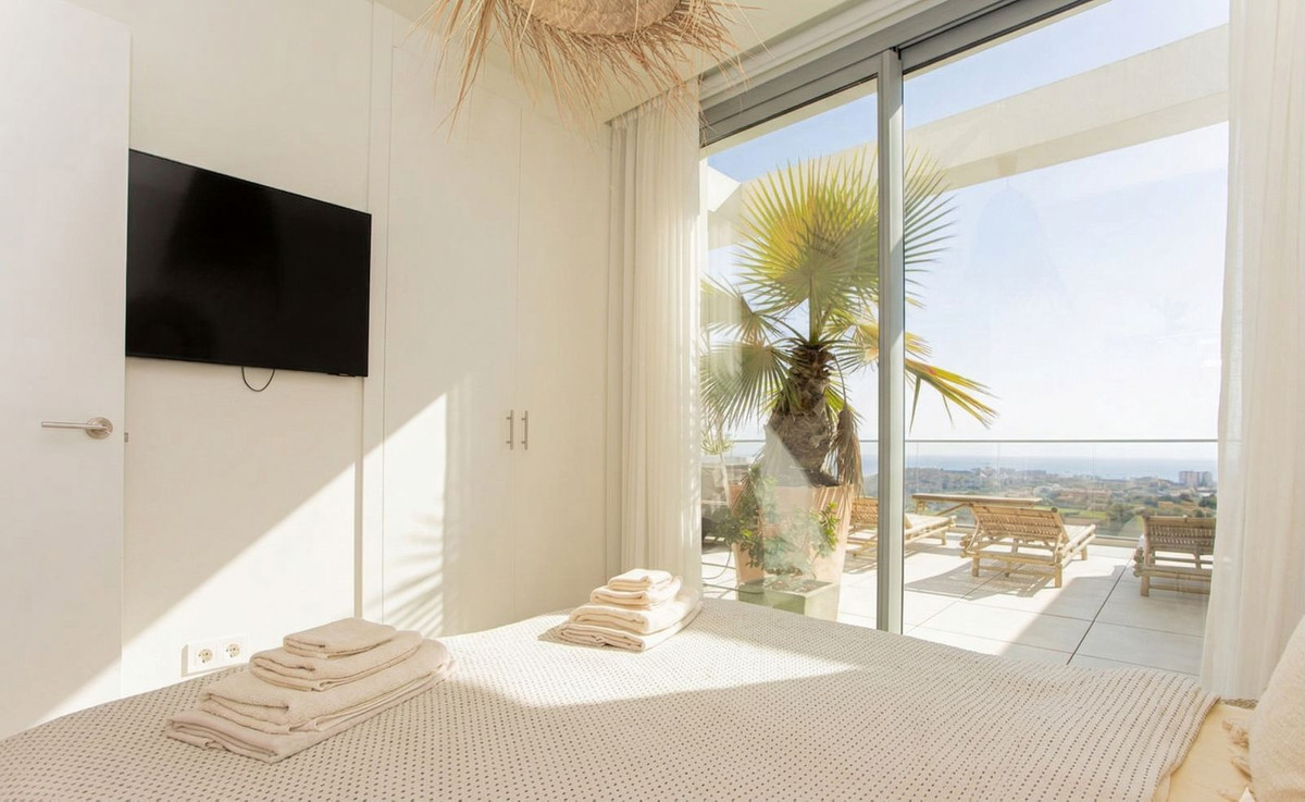 2 Bed Apartment for sale in Mijas Costa Del Sol, Málaga, Spain