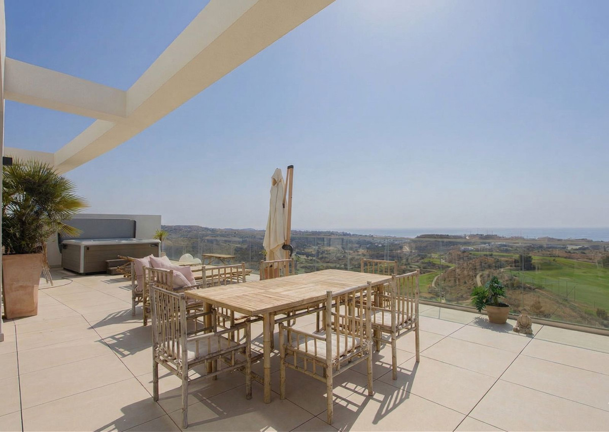 2 Bed Apartment for sale in Mijas Costa Del Sol, Málaga, Spain