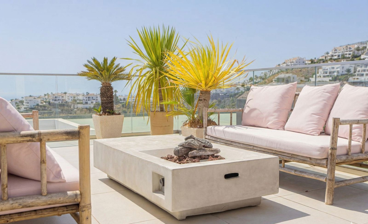 2 Bed Apartment for sale in Mijas Costa Del Sol, Málaga, Spain