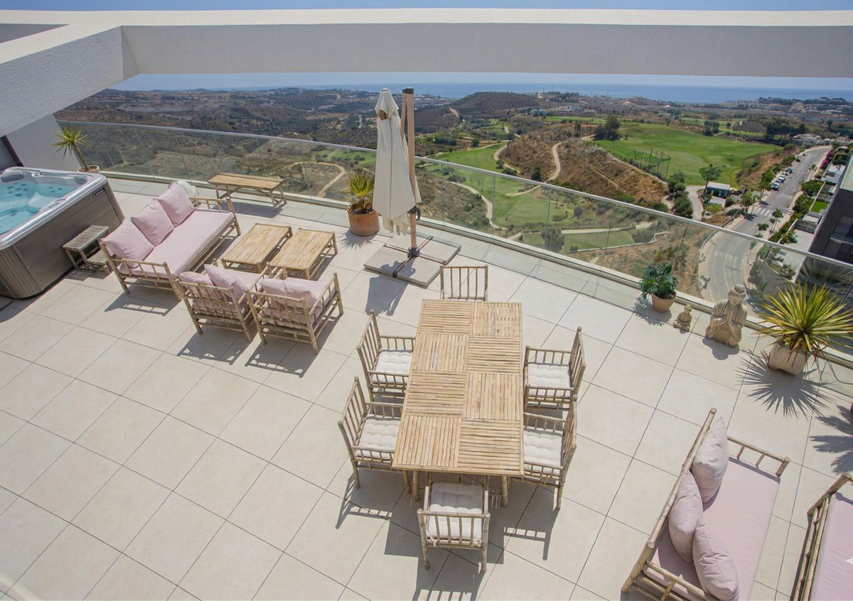 2 Bed Apartment for sale in Mijas Costa Del Sol, Málaga, Spain