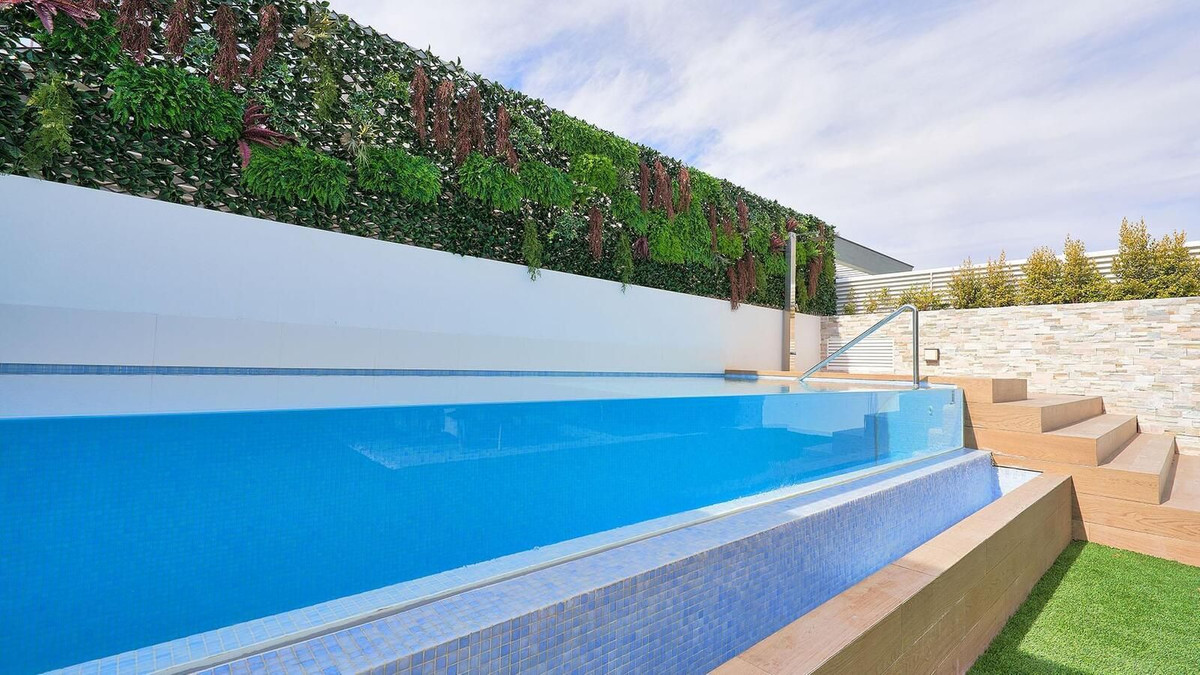 5 Bed Townhouse for sale in Puerto Banús Costa Del Sol, Málaga, Spain