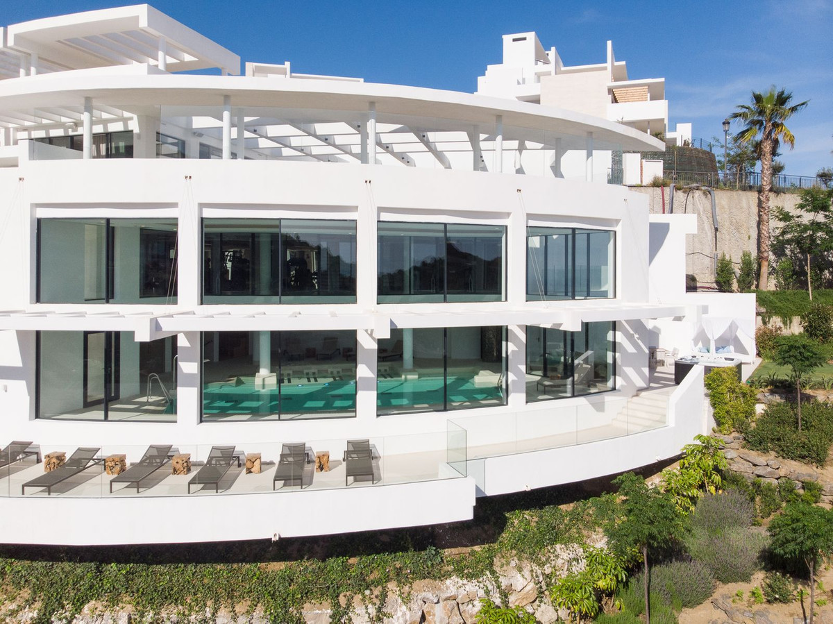 3 Bed Apartment for sale in Marbella Costa Del Sol, Málaga, Spain