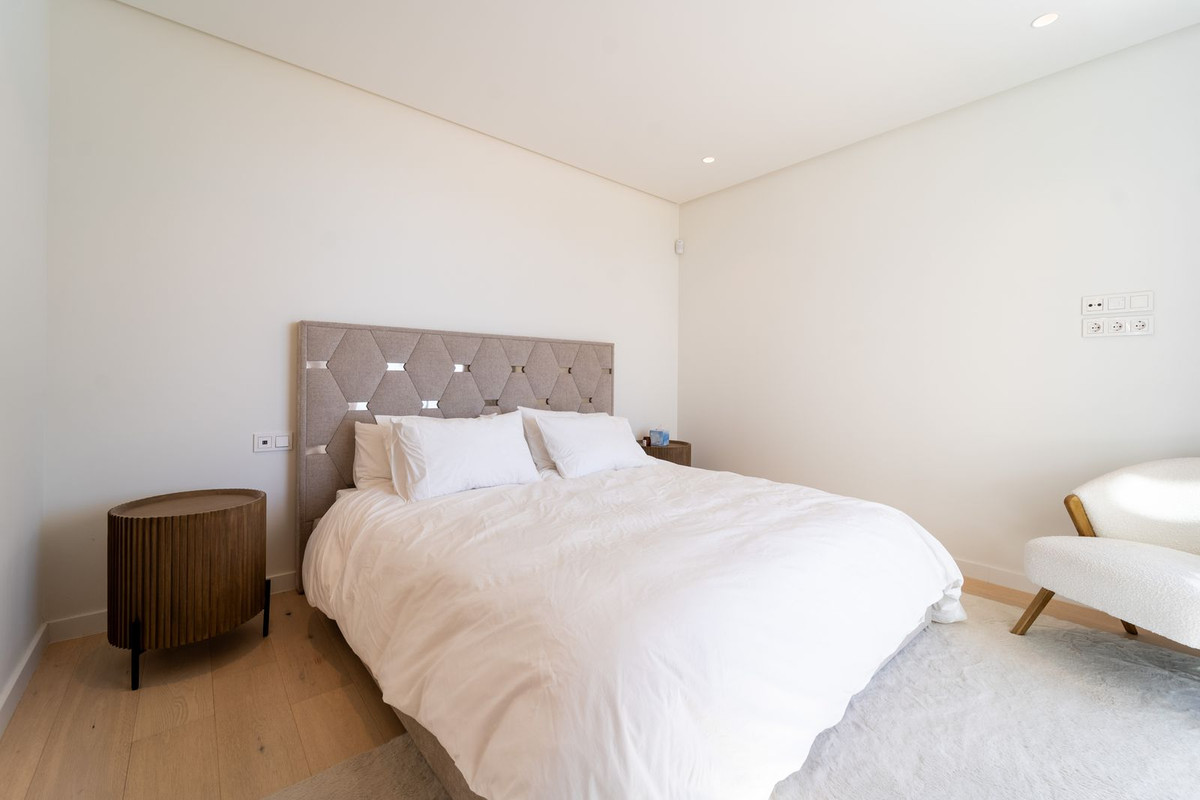 3 Bed Apartment for sale in Marbella Costa Del Sol, Málaga, Spain