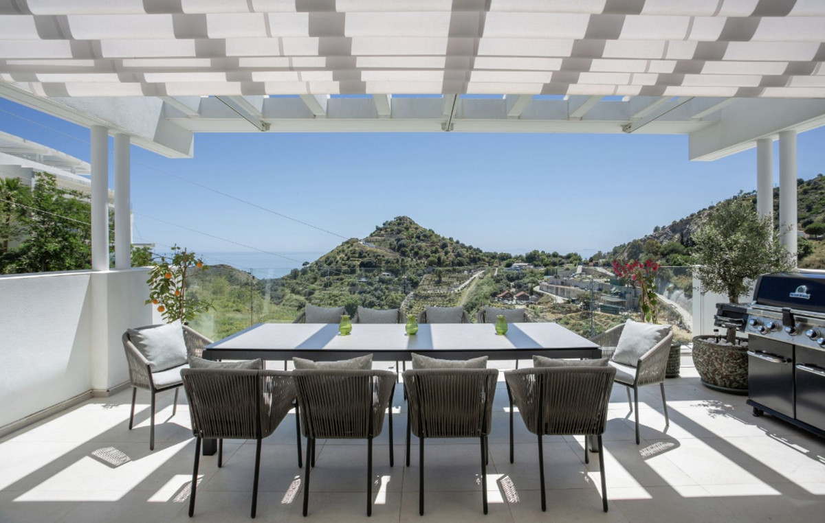 3 Bed Apartment for sale in Marbella Costa Del Sol, Málaga, Spain