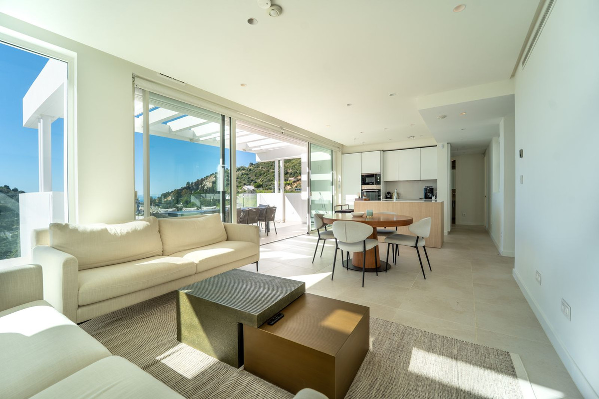 3 Bed Apartment for sale in Marbella Costa Del Sol, Málaga, Spain