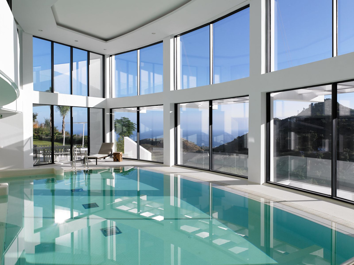 3 Bed Apartment for sale in Marbella Costa Del Sol, Málaga, Spain