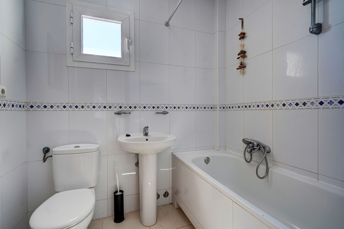 4 Bed Townhouse for sale in Torreblanca Costa Del Sol, Málaga, Spain