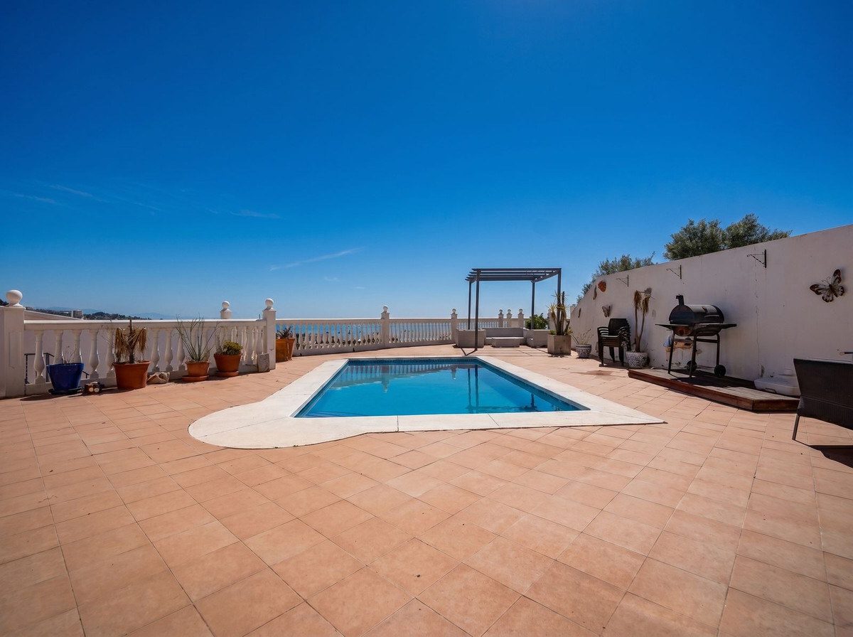4 Bed Townhouse for sale in Torreblanca Costa Del Sol, Málaga, Spain