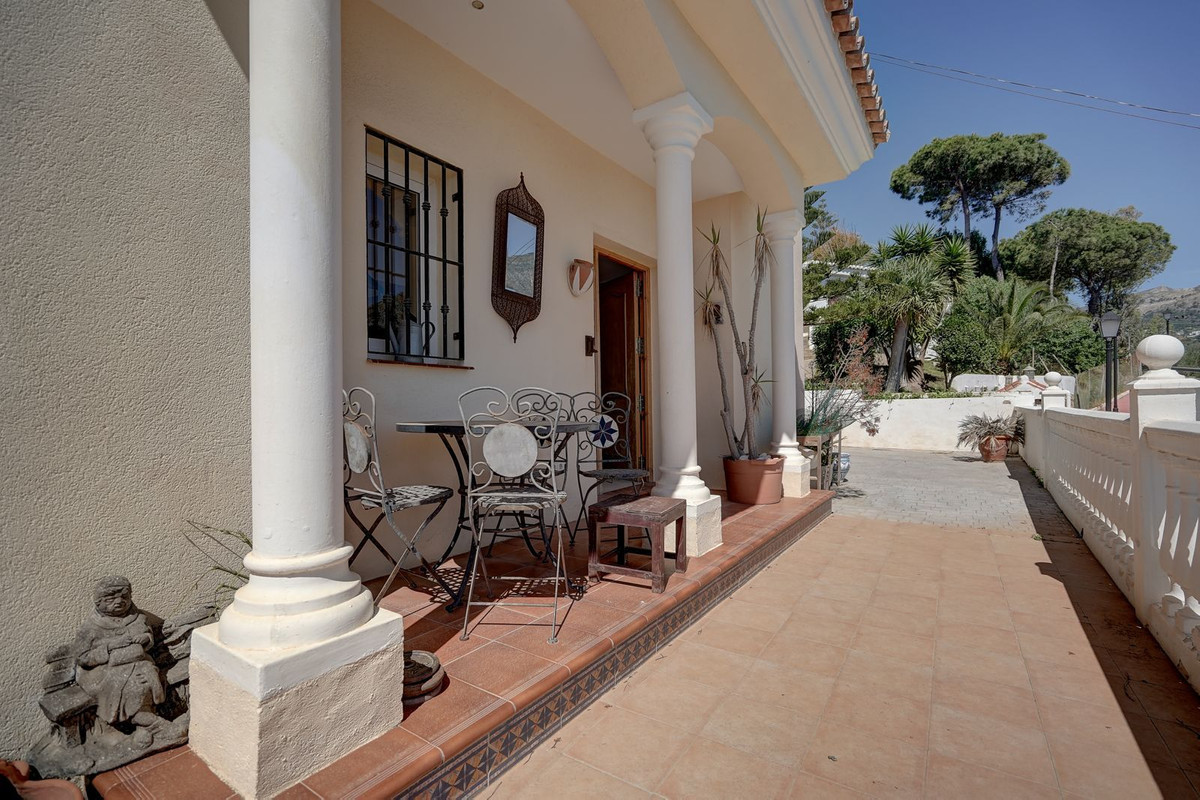 4 Bed Townhouse for sale in Torreblanca Costa Del Sol, Málaga, Spain
