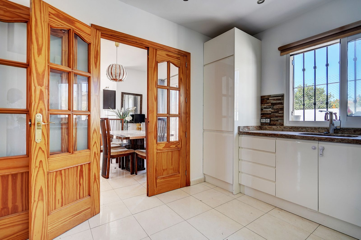 4 Bed Townhouse for sale in Torreblanca Costa Del Sol, Málaga, Spain
