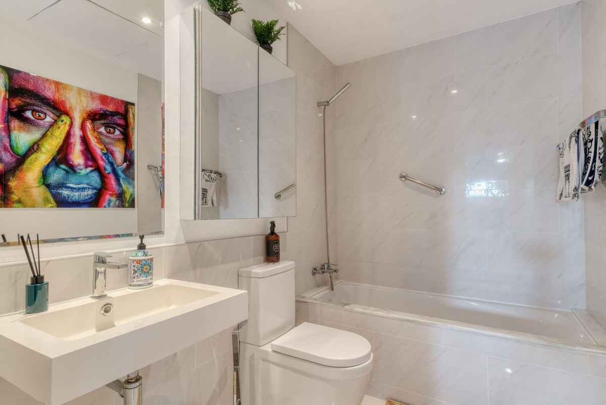 3 Bed Apartment for sale in Bel Air Costa Del Sol, Málaga, Spain