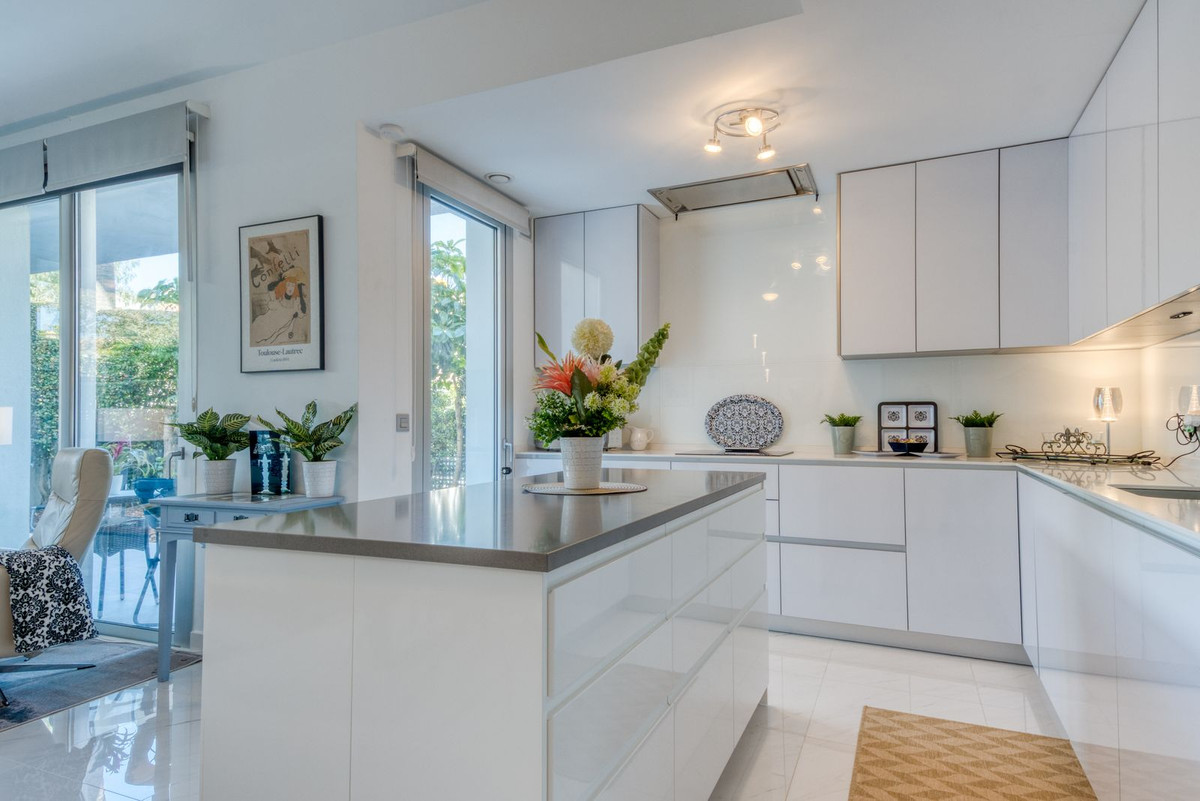 3 Bed Apartment for sale in Bel Air Costa Del Sol, Málaga, Spain