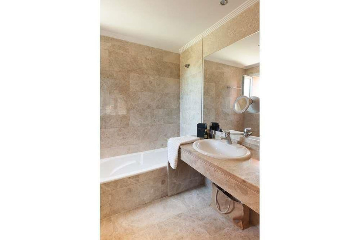 Se vende Villa - Chalet de 3 dormitorios en Costa Del Sol, Málaga, España