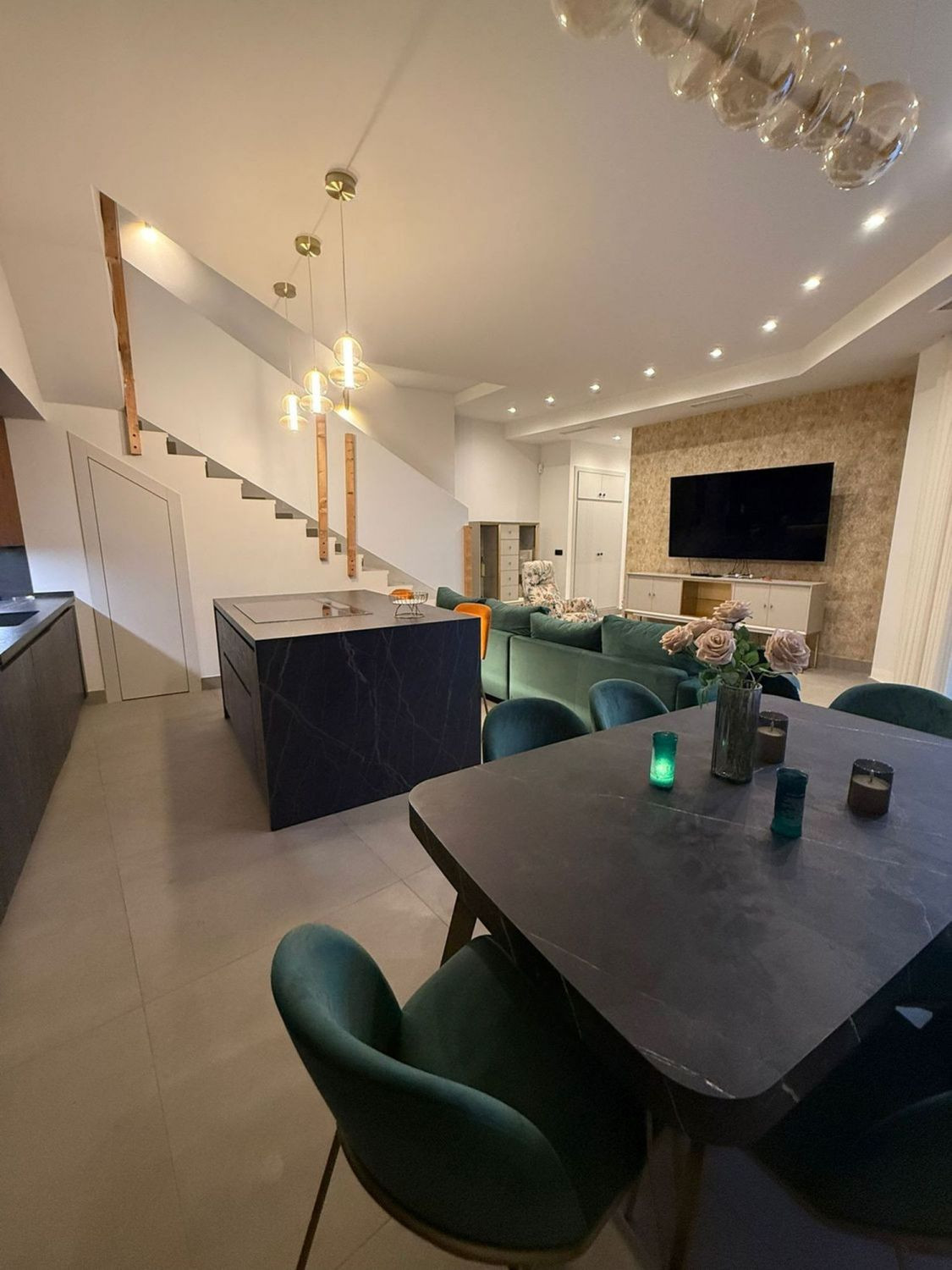 4 Bed Townhouse for sale in La Línea Costa Del Sol, Cádiz, Spain