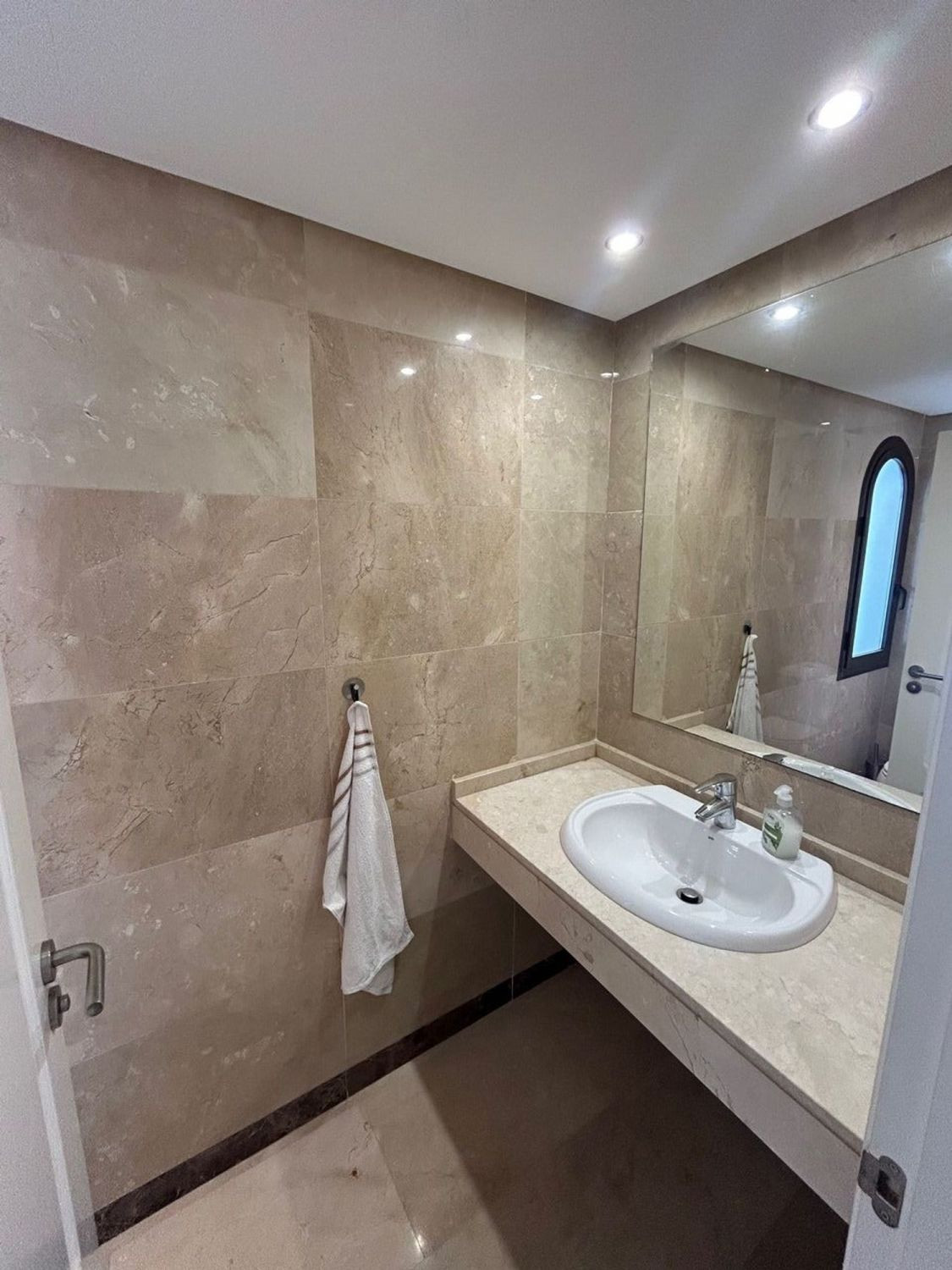 Se vende Ático de 2 dormitorios en Costa Del Sol, Cadiz, España