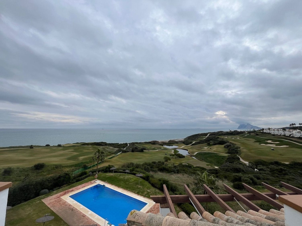 Se vende Ático de 2 dormitorios en Costa Del Sol, Cadiz, España