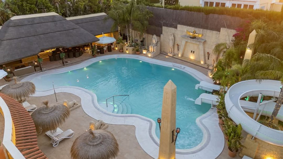 7 Bed Townhouse for sale in Sotogrande Alto Costa Del Sol, Cádiz, Spain