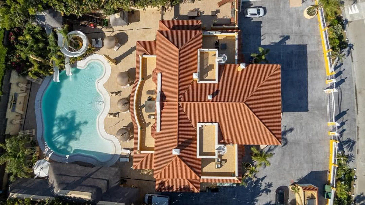 Se vende Villa - Chalet de 7 dormitorios en Costa Del Sol, Cadiz, España