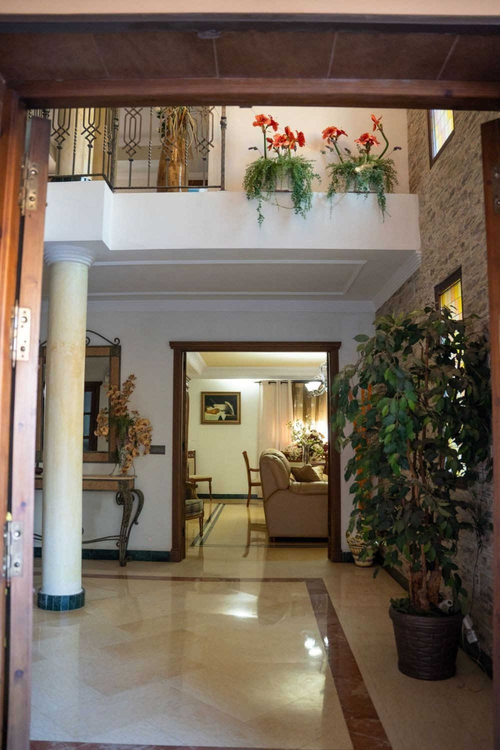 Se vende Villa - Chalet de 5 dormitorios en Costa Del Sol, Cadiz, España