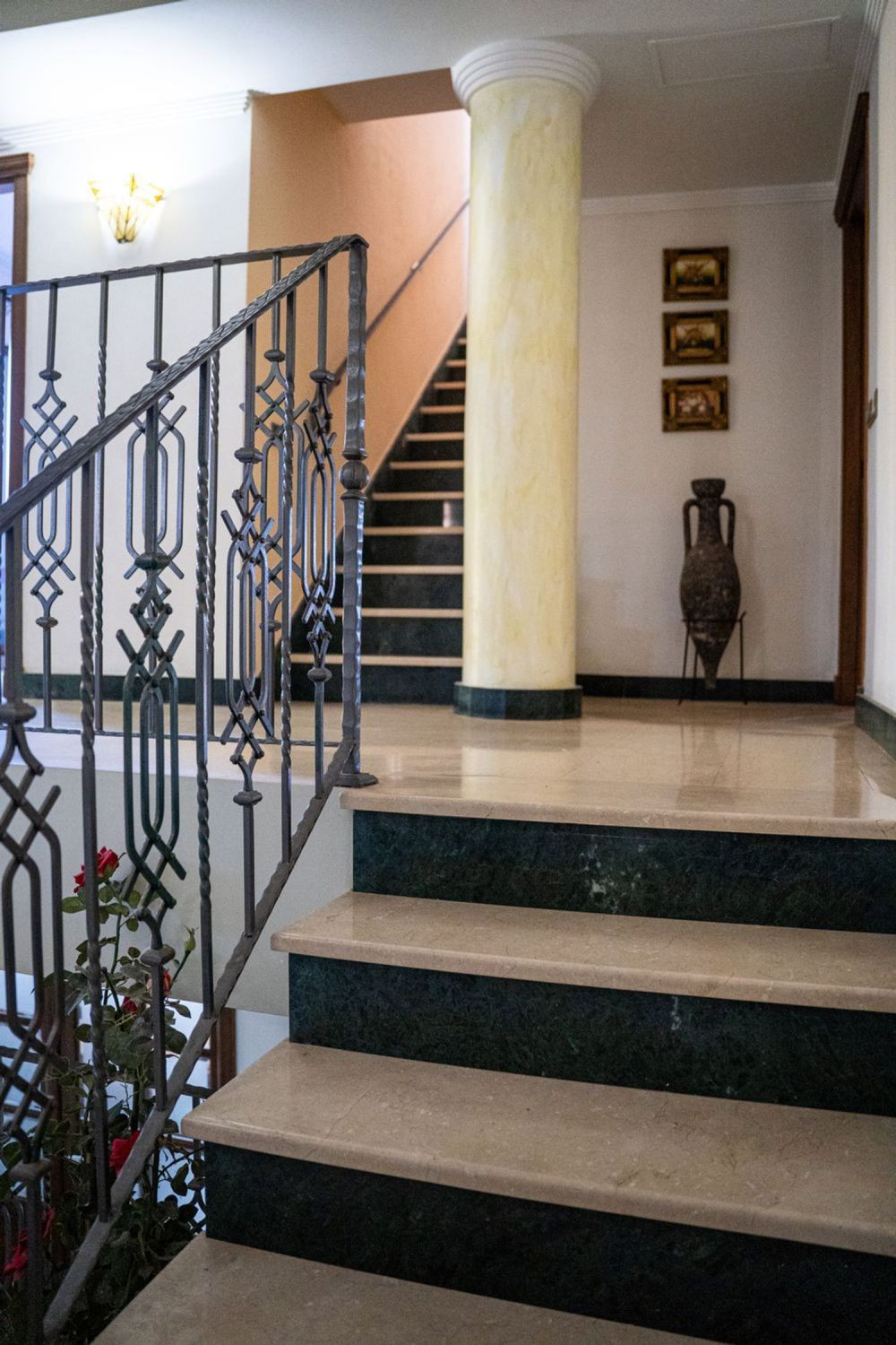 Se vende Villa - Chalet de 5 dormitorios en Costa Del Sol, Cadiz, España