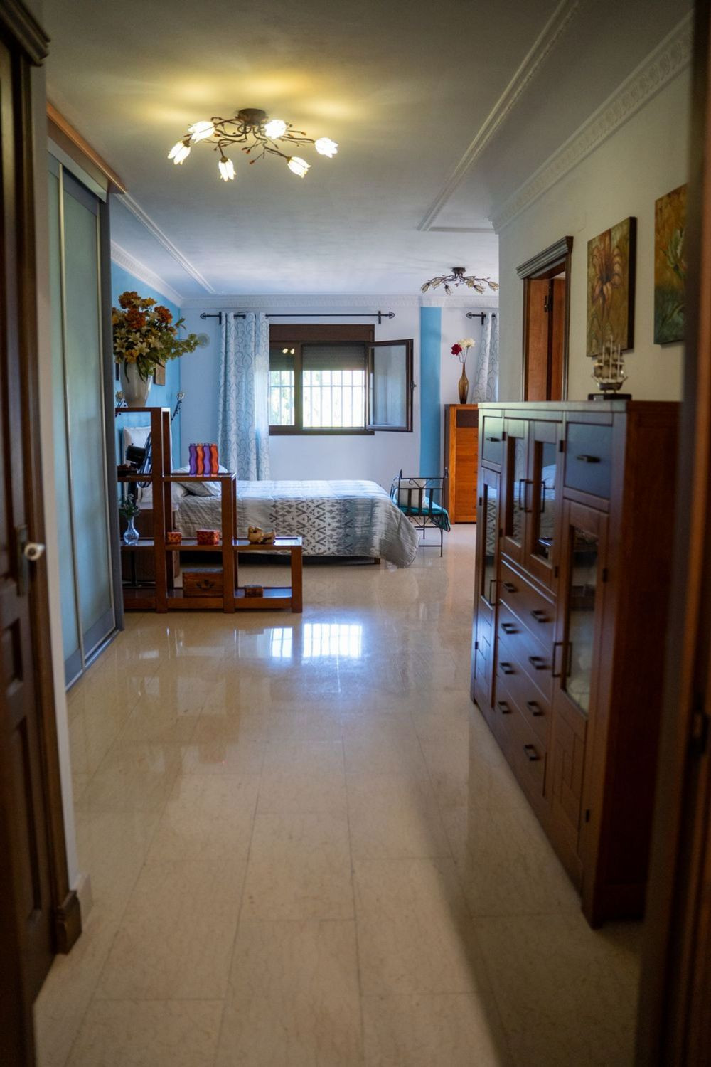 Se vende Villa - Chalet de 5 dormitorios en Costa Del Sol, Cadiz, España