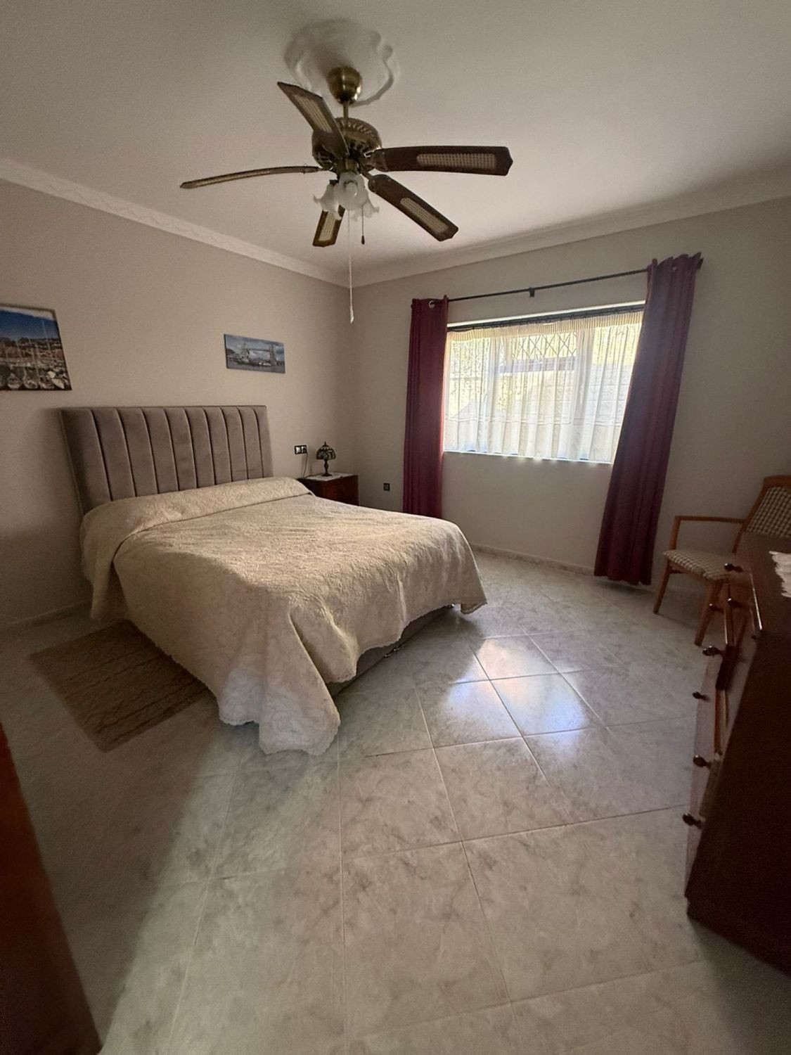 Se vende Villa - Chalet de 3 dormitorios en Costa Del Sol, Cadiz, España