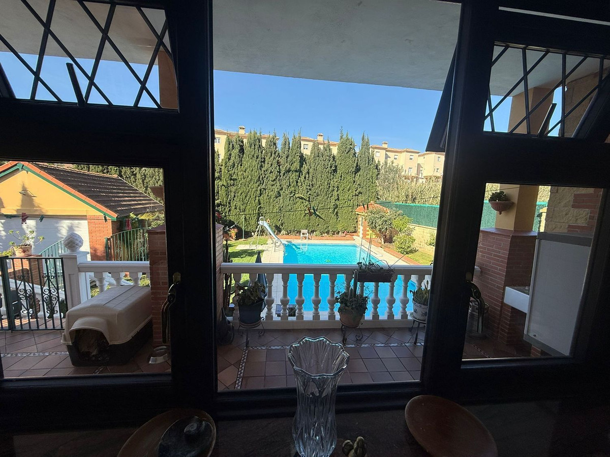 Se vende Villa - Chalet de 3 dormitorios en Costa Del Sol, Cadiz, España