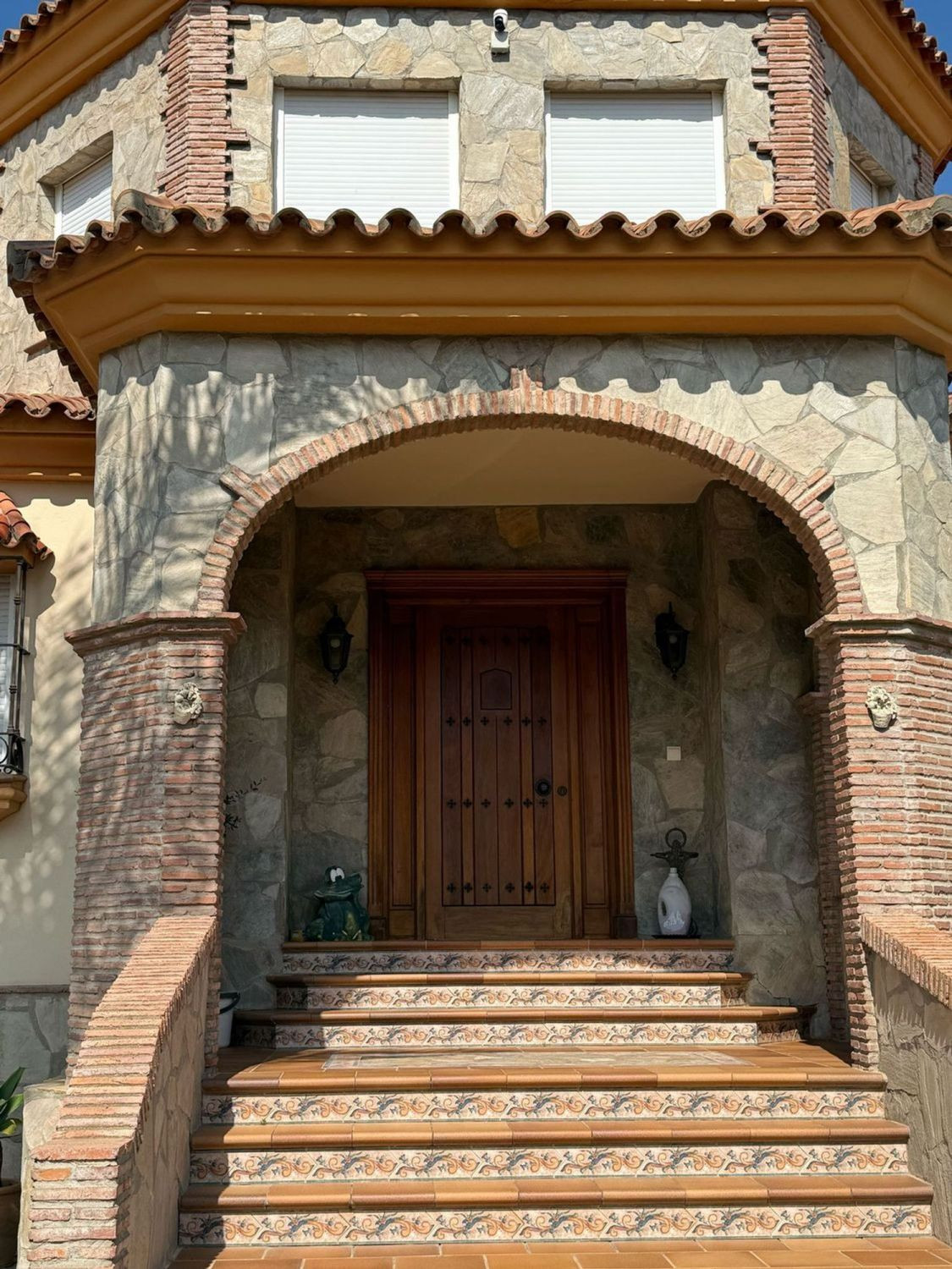 Se vende Villa - Chalet de 4 dormitorios en Costa Del Sol, Cadiz, España