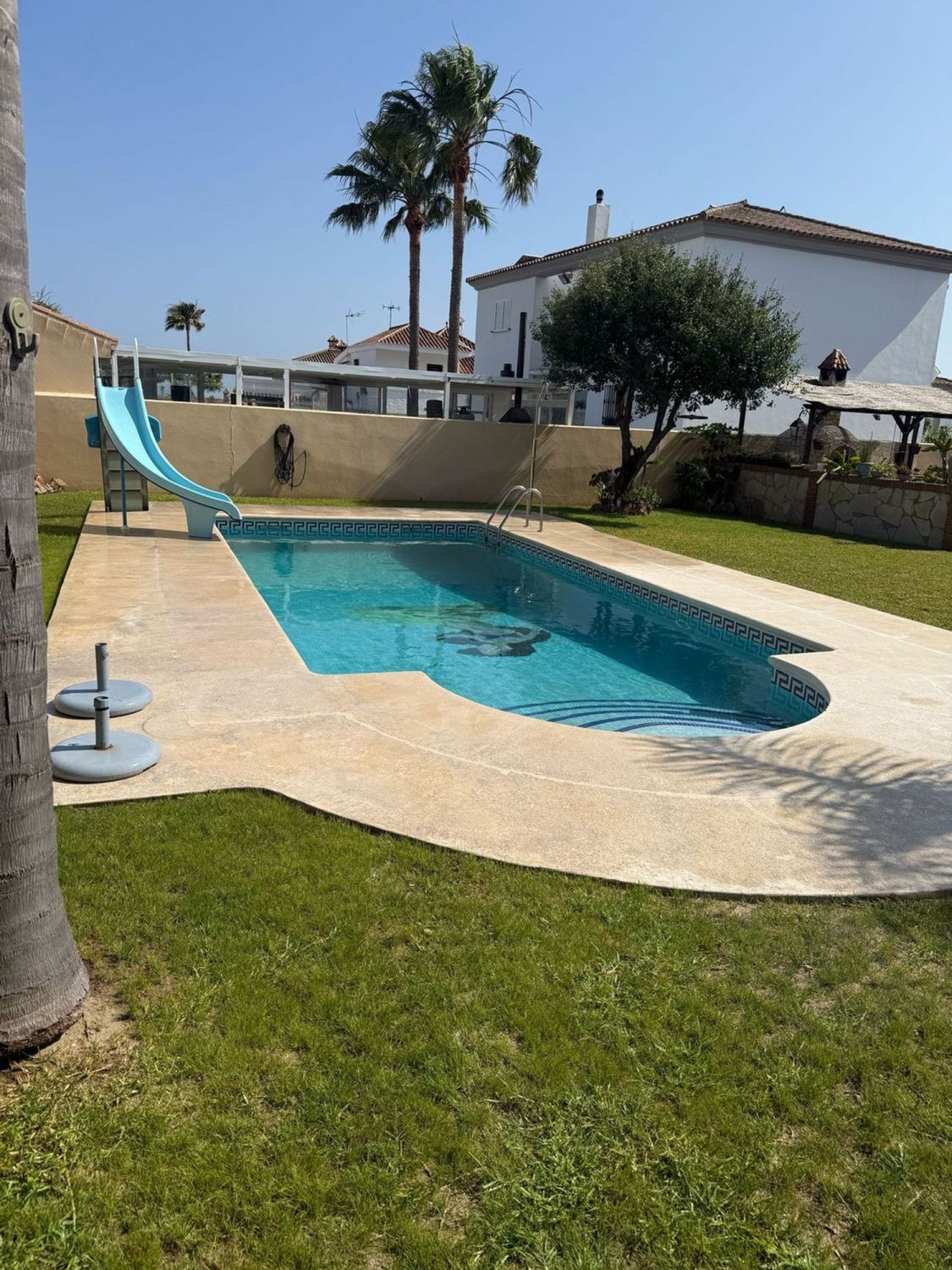 Se vende Villa - Chalet de 4 dormitorios en Costa Del Sol, Cadiz, España