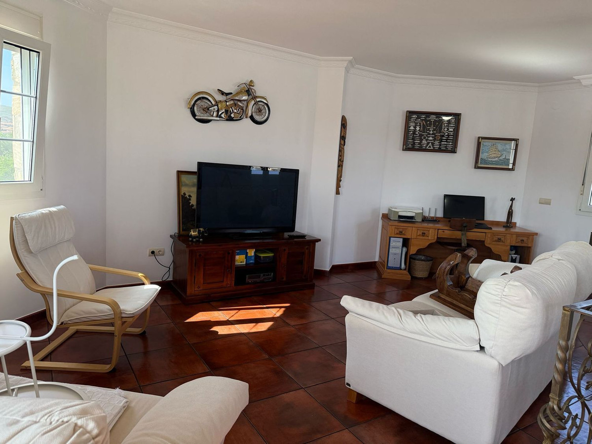 Se vende Villa - Chalet de 4 dormitorios en Costa Del Sol, Cadiz, España