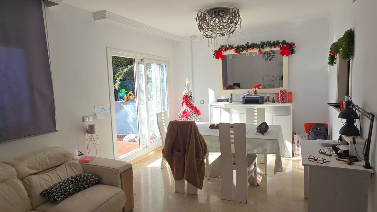 3 Bed Townhouse for sale in La Línea Costa Del Sol, Cádiz, Spain