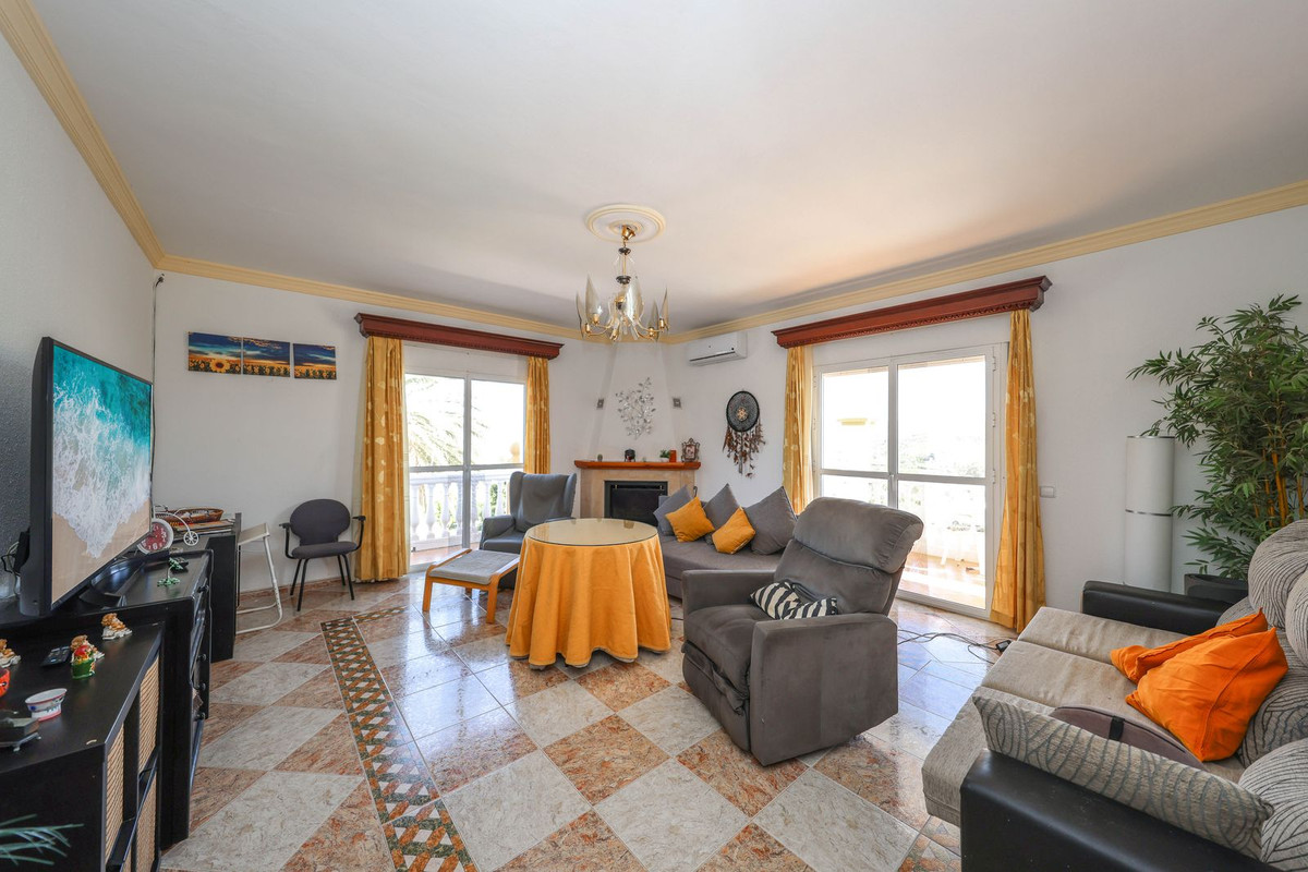 3 Bed Townhouse for sale in Alora Costa Del Sol, Málaga, Spain